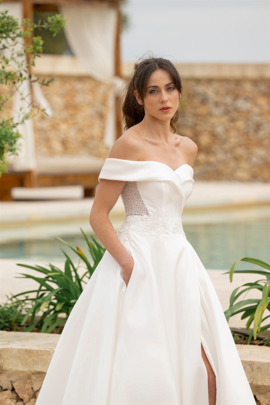 ABITO DA SPOSA MODELLO VENEZIA MG2405